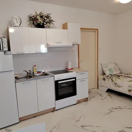 Studio-apartman Ella Apartment