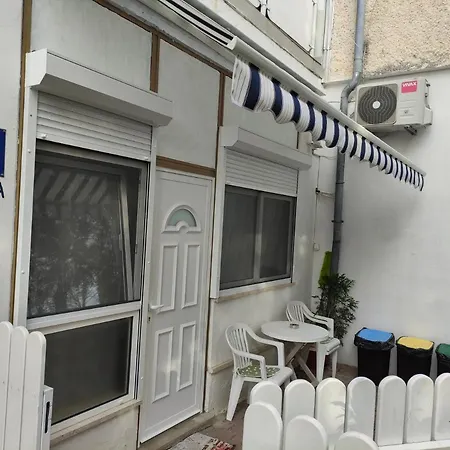 Studio-apartman Ella 아파트